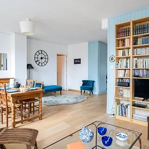 https://apartment-le-six.inbrittany.com